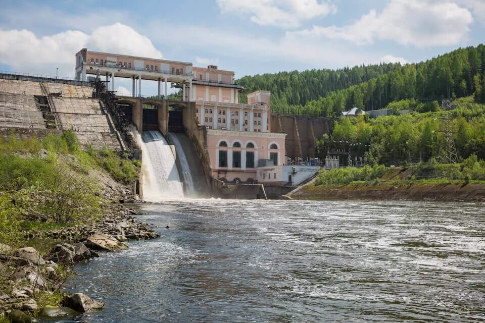 Водохранилище пермского края. Широковская гэс губаха. Широковское водохранилище губаха. Широкинская гэс пермский край. Водохранилище пермского края.