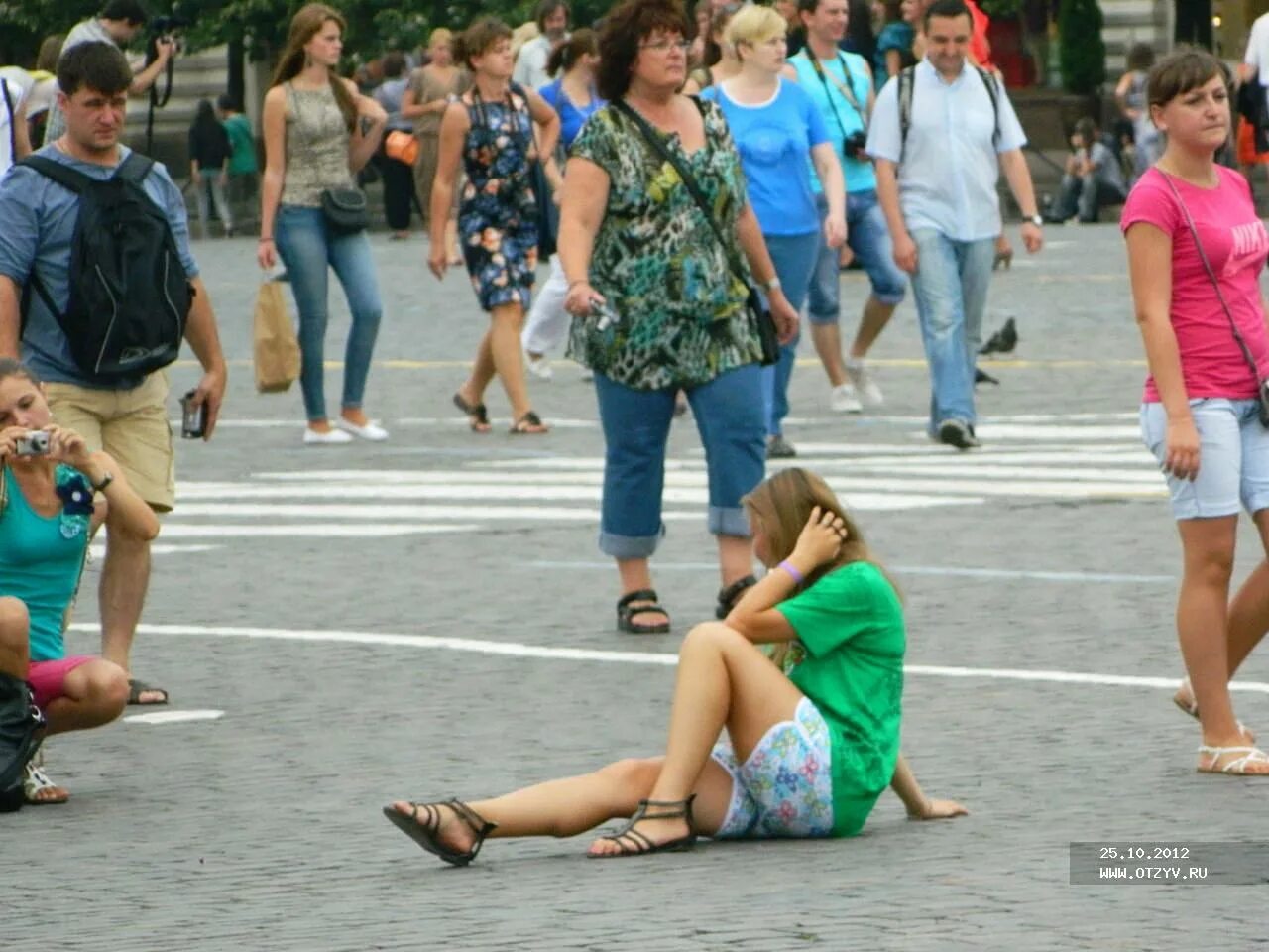 Провинциалки приехавшие в москву. Провинциалки приехавшие в москву. Девушки провинциалки. Провинциалки приехавшие в москву. Провинциалки приехавшие в москву.