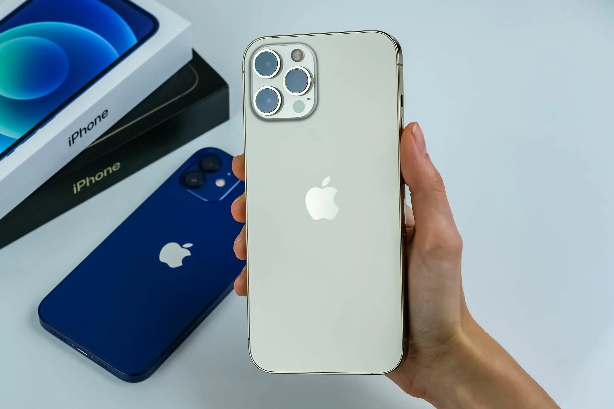 Вышел ли айфон. Iphone 12 Pro Max. Iphone 13 Pro Max. Iphone 12 Pro Max 2020. Iphone 15 Pro Pro Max.