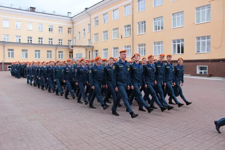 Высшее пожарное образование. Ури ГПС МЧС институт. Ури ГПС МЧС России Екатеринбург. Курсанты Ури ГПС.