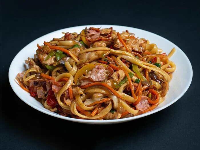 Китайская кухня чоу мейн. Пряная лапша. Чоу мейн. Лапша чоу мейн. Чау мейн.