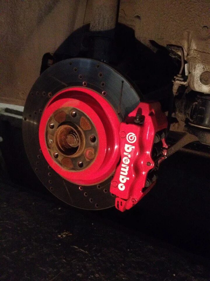 Тюнинговые тормозные системы. Тюнинг суппорта. Тюнинг суппорта. Тормозные диски 15 брембо гранта спорт. Тормозные диски инфинити 355/32.