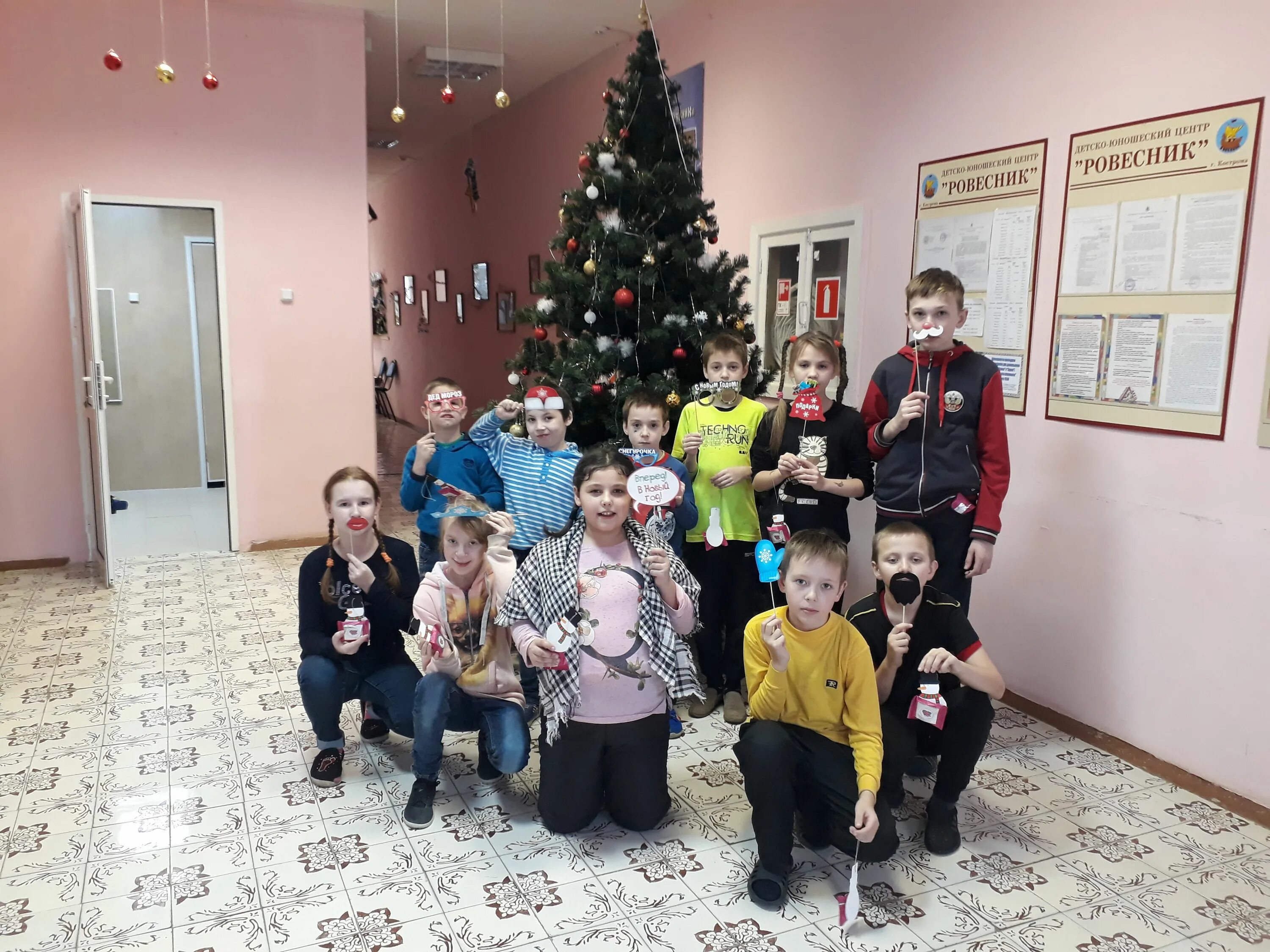 ровесник новый год. новогоднее представление родничок. ровесник новый год. соц приют ровесник самара. брянский лагерь ровесник.