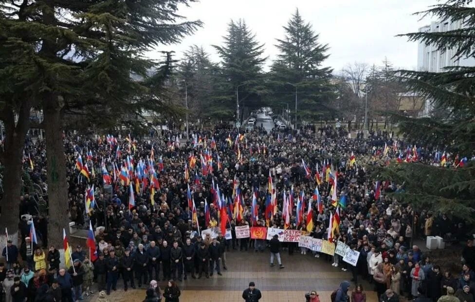 Цхинвал 2022. Парад в Цхинвале 2020. Митинг в Черногории в поддержку России. Южная Осетия нация. Южная осетия поддержала