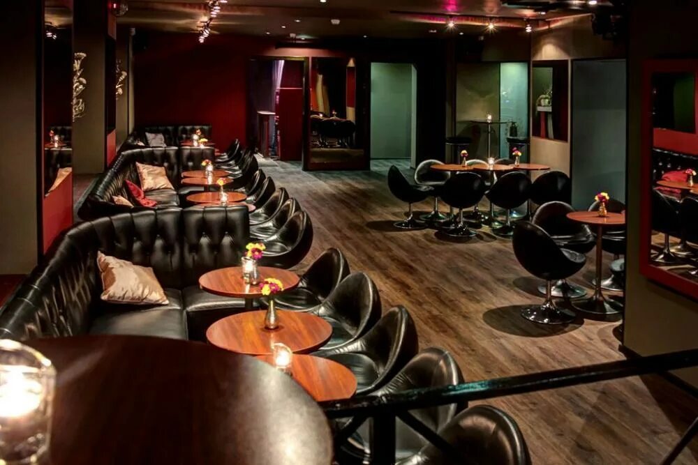 Найт флайт. Клуб найт флайт на тверской. Найт флайт. Night flight ночной клуб москва. Night flight закрылся.