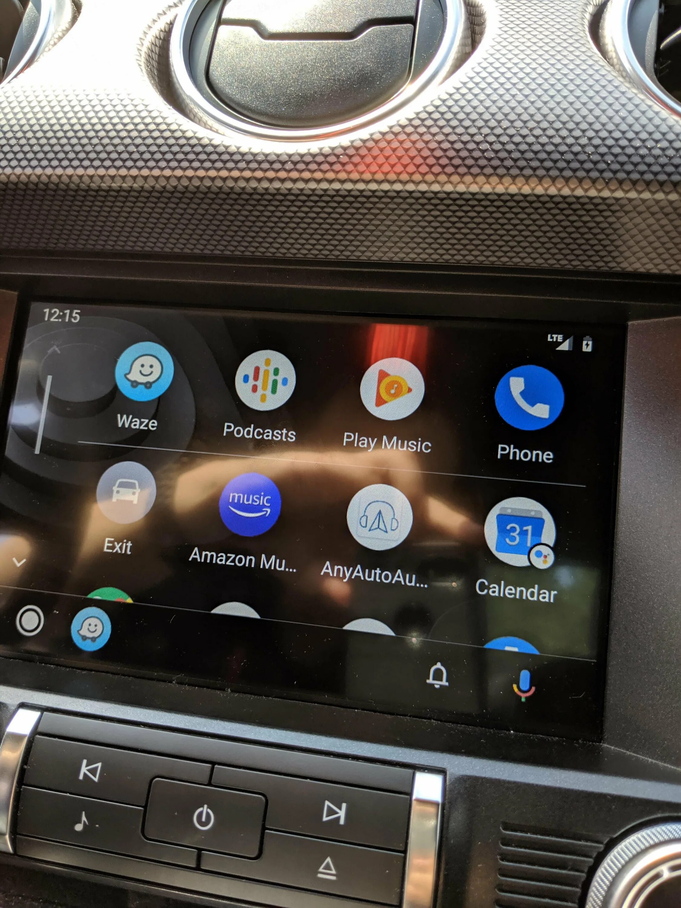 Android auto lte. Интерфейс android auto. андроид в машину. android для авто. обновление андроид авто.