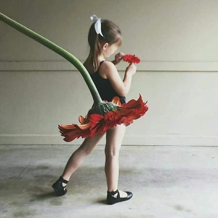 Как выглядит юбочка у цветка сенсация фото Cherry Blossom Ballerina Perspective photography, Forced perspective photography