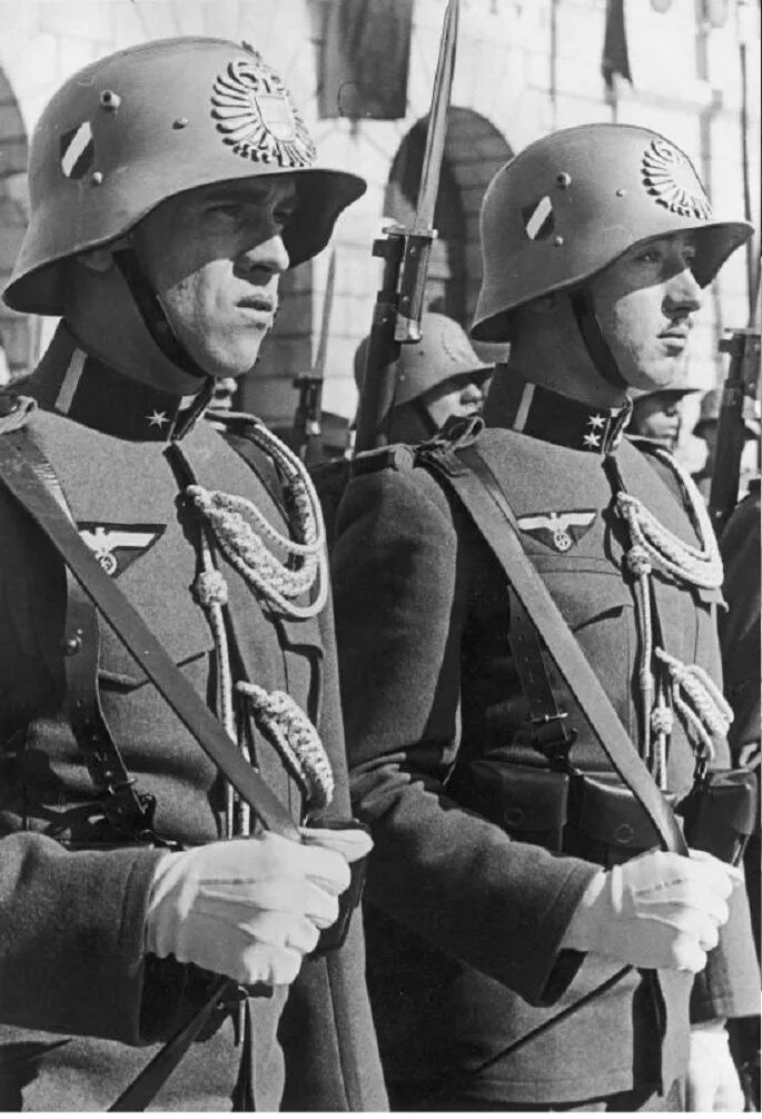 Самые великие немцы. Солдаты Австрии второй мировой. Австрия во второй мировой войне. Солдаты Австрии в 1938. Солдат Австрии 1938 до аншлюса.