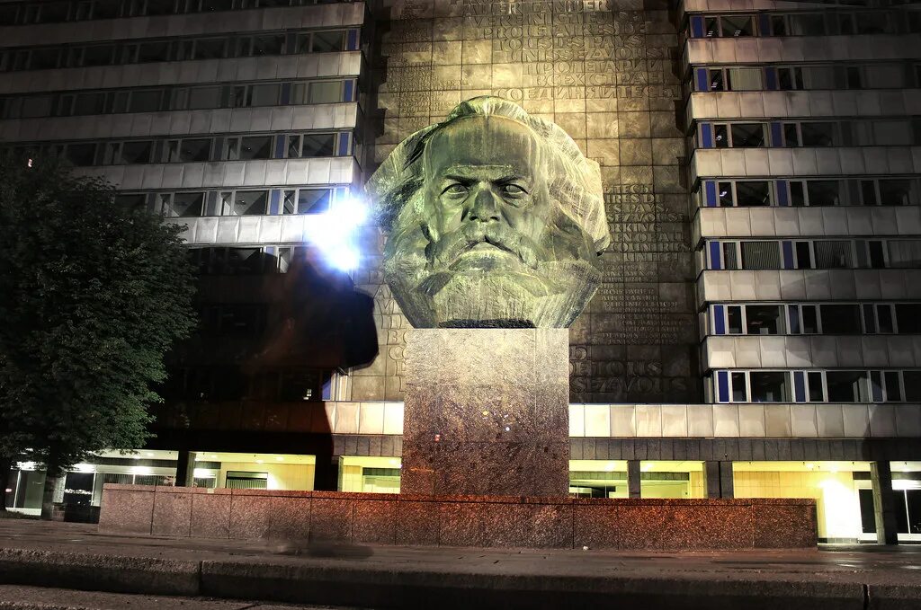 Германий голова. Памятник Карлу Марксу Хемниц.