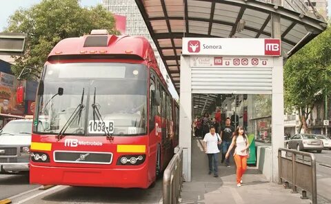 Metrobús anuncia afectaciones en servicio por marcha de mujeres. 