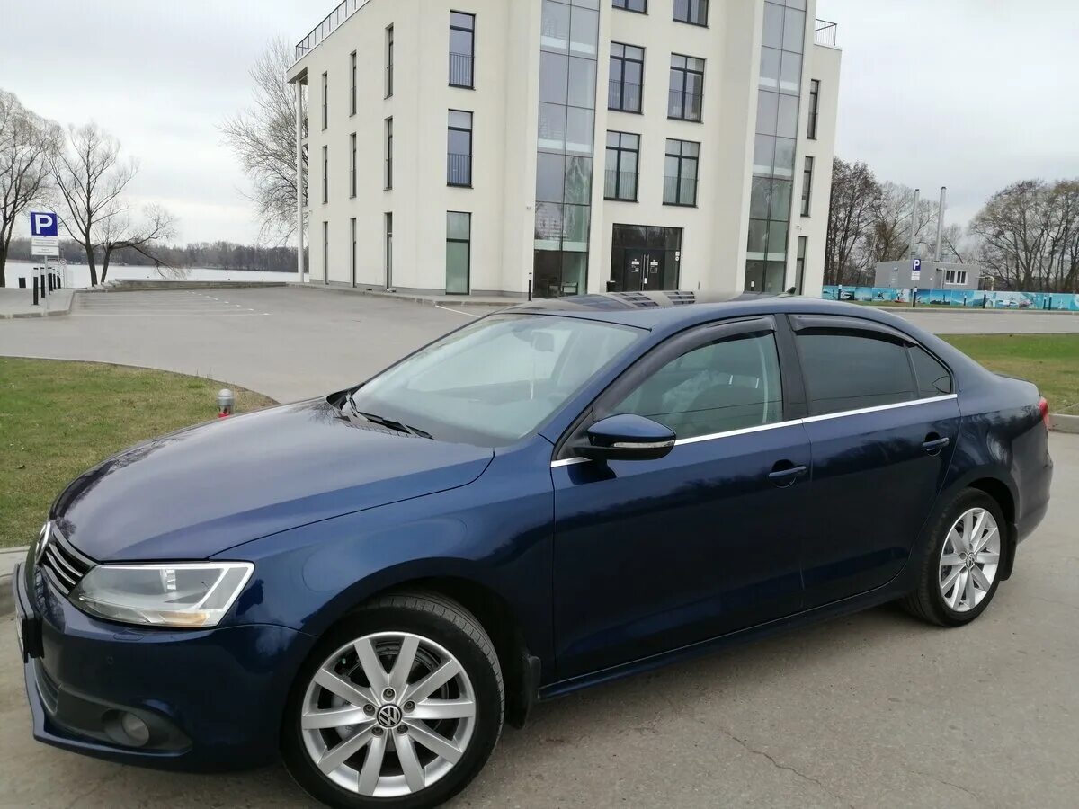 Volkswagen jetta авито. Jetta 6 синяя. Фольксваген Джетта 6 синяя. Volkswagen Липецк.