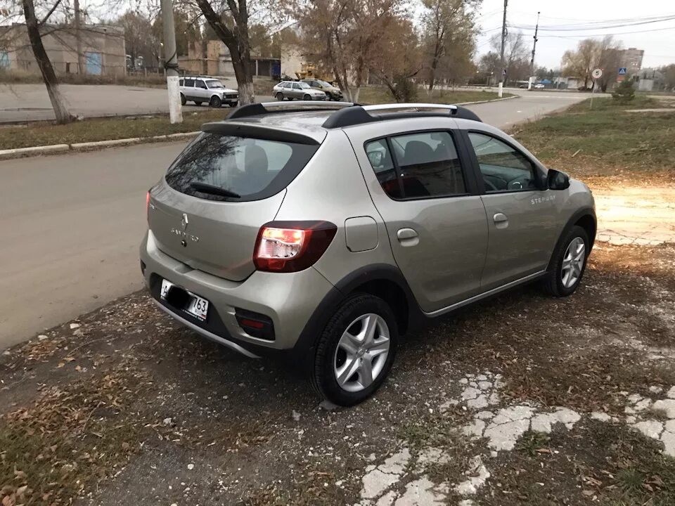 Купить сандеро нижний новгород. ПТФ Renault Sandero Stepway 2. Sandero Stepway 2018 ПТФ. Рено Сандеро 2 2018 ПТФ. Дачник Рено Сандеро.