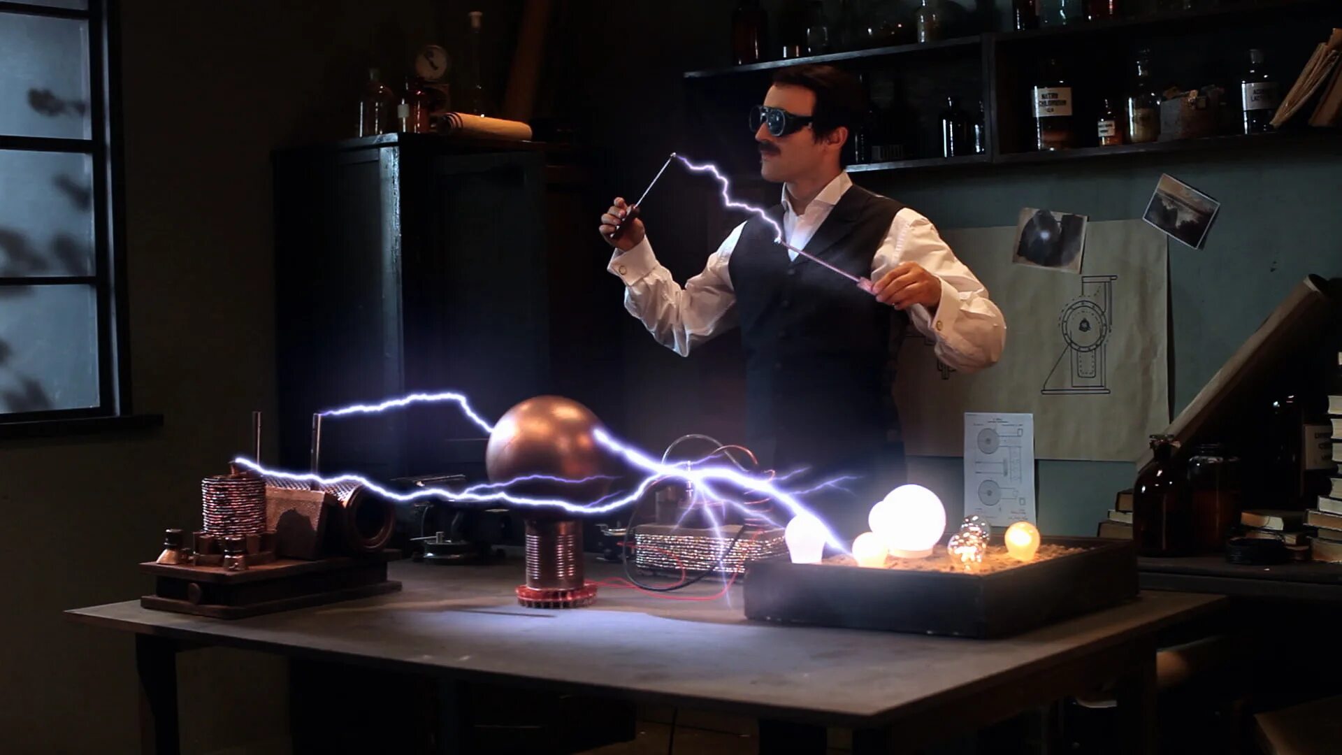 Эксперимент ученого физика. Эксперимент ученого физика. Никола тесла катушка теслы. Физика опыты. Химия и биология.