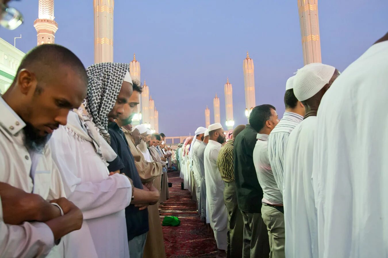 Паломничество в мекку. Паломничество мусульман в мекку. Исламский университет медины саудовская аравия. Мекка кааба паломники. Хаджи паломники мекка.