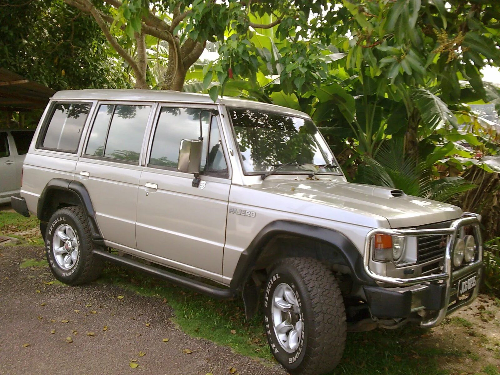 Mitsubishi pajero 1 поколение. Mitsubishi Pajero 1. Мицубиси Паджеро 1986. Паджеро 1 поколения. Mitsubishi Паджеро 1.