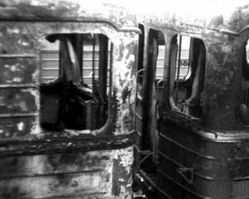 Пожар в бакинском метрополитене (1995). Пожар в бакинском метрополитене (баку) 1995г. Пожар в бакинском метрополитене (баку) 1995г. Взрыв в московском метро в 1977 году. 28 октября 1995.