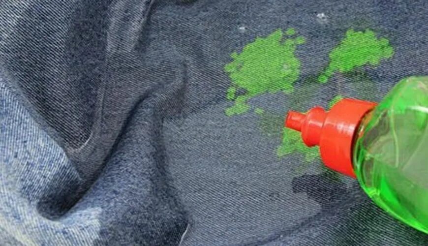 Как отстирать масло с одежды