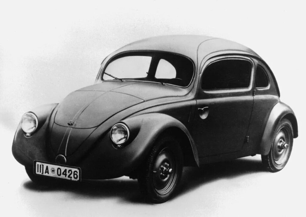 Volkswagen первый автомобиль. Фольксваген Кафер Жук 1938. Прототип Фольксваген Жук 1937. Volkswagen Type 1 1938. Volkswagen vw30 (Жук).