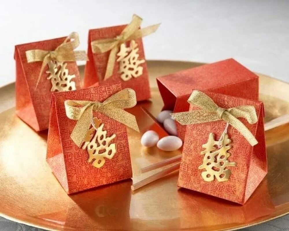 упаковать конфеты своими руками. прозрачные пакеты для упаковки подарков. конфеты в пакете. красивая упаковка печенья. как упаковать конфеты россыпью на новый год.