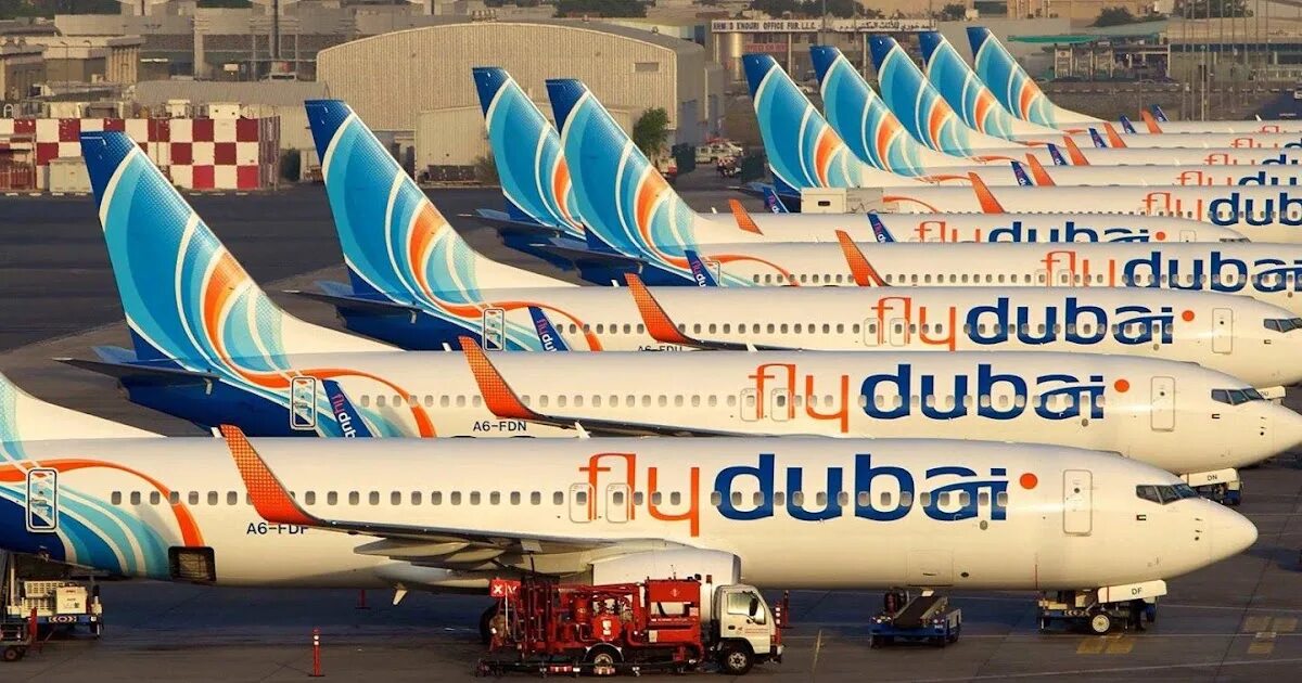 Авиабилеты купить flydubai. Флай Дубай самолеты. Боинг Флай Дубай. Fly Dubai авиакомпания Boeing. Самолет flydubai Боинг.