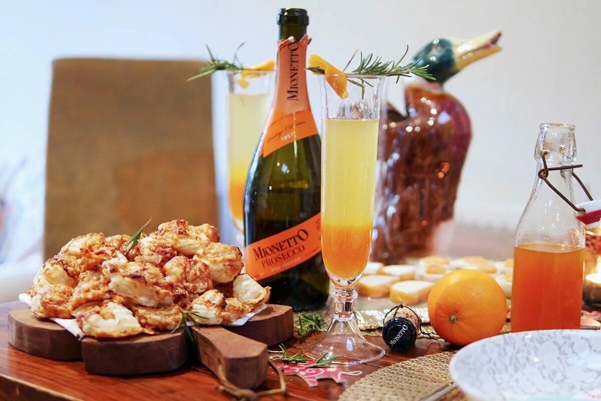 Закуска к просекко. Шампанское и закуски. Черная икра и шампанское. Закуска к просекко. Икра и шампанское.