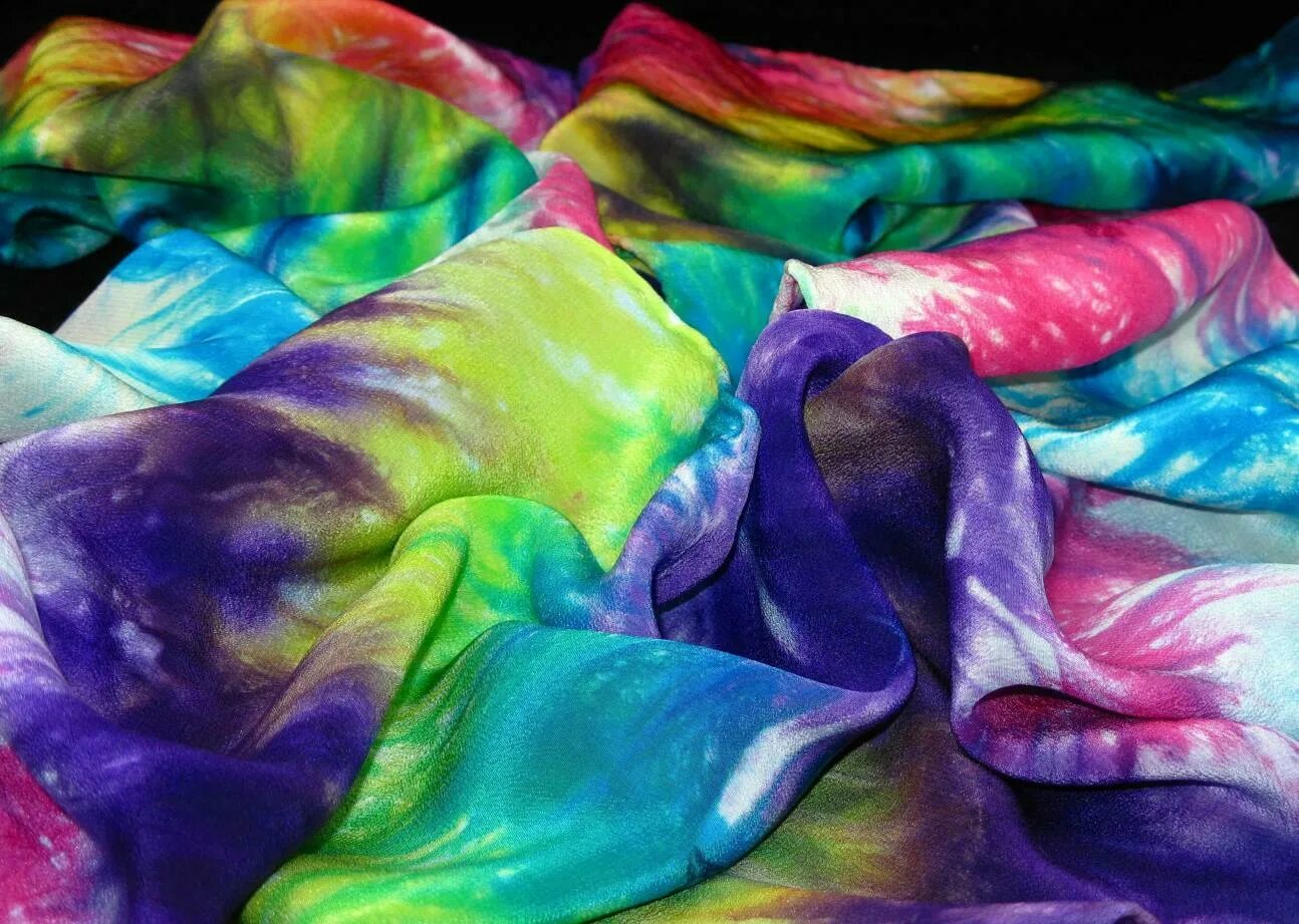 Окрашивание ткани. Крашение ткани. Разноцветная ткань. Ткань с разводами.