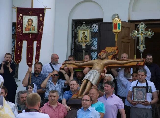 Годеново крестный ход. Магаданский крестный ход крест Годеново. Крест Годеново животворящий Святая Русь. Крестный ход Святая Русь Годеновский крест 2022.