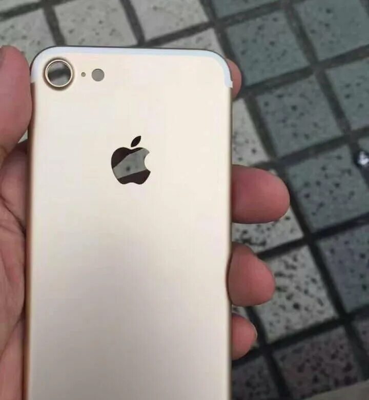 Скажи 7 плюс 7. Айфон 7. Iphone iphone 7. Iphone 7 Pro. Айфон 7 золотой 128 ГБ.