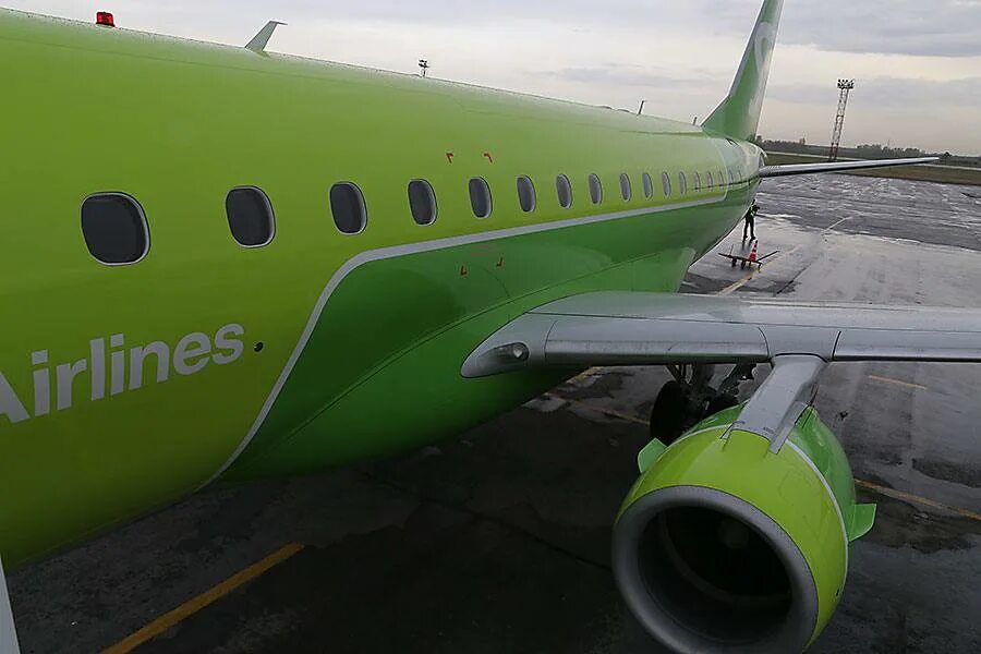 S7 горно алтайск. Embraer e170 s7. Embraer 170 s7. S7 Airlines Эмбраер 170. Эмбраер e-Jet s7.