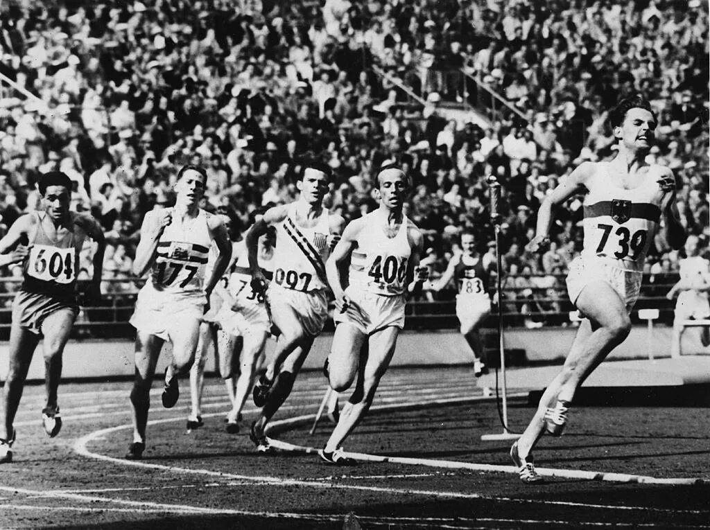 Олимпийские чемпионы 1952 года. Олимпийские чемпионы 1952 года. Удодов штангист. Олимпийские чемпионы 1952 года. Олимпийские чемпионы 1952 года.