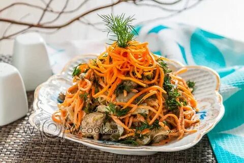 Салат с куриной печенью и корейской