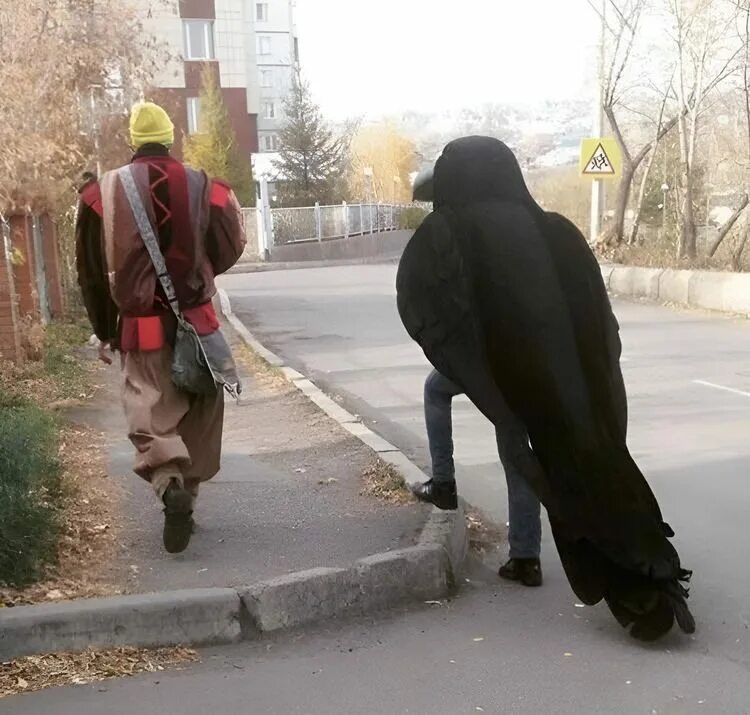 Странное происходит с людьми