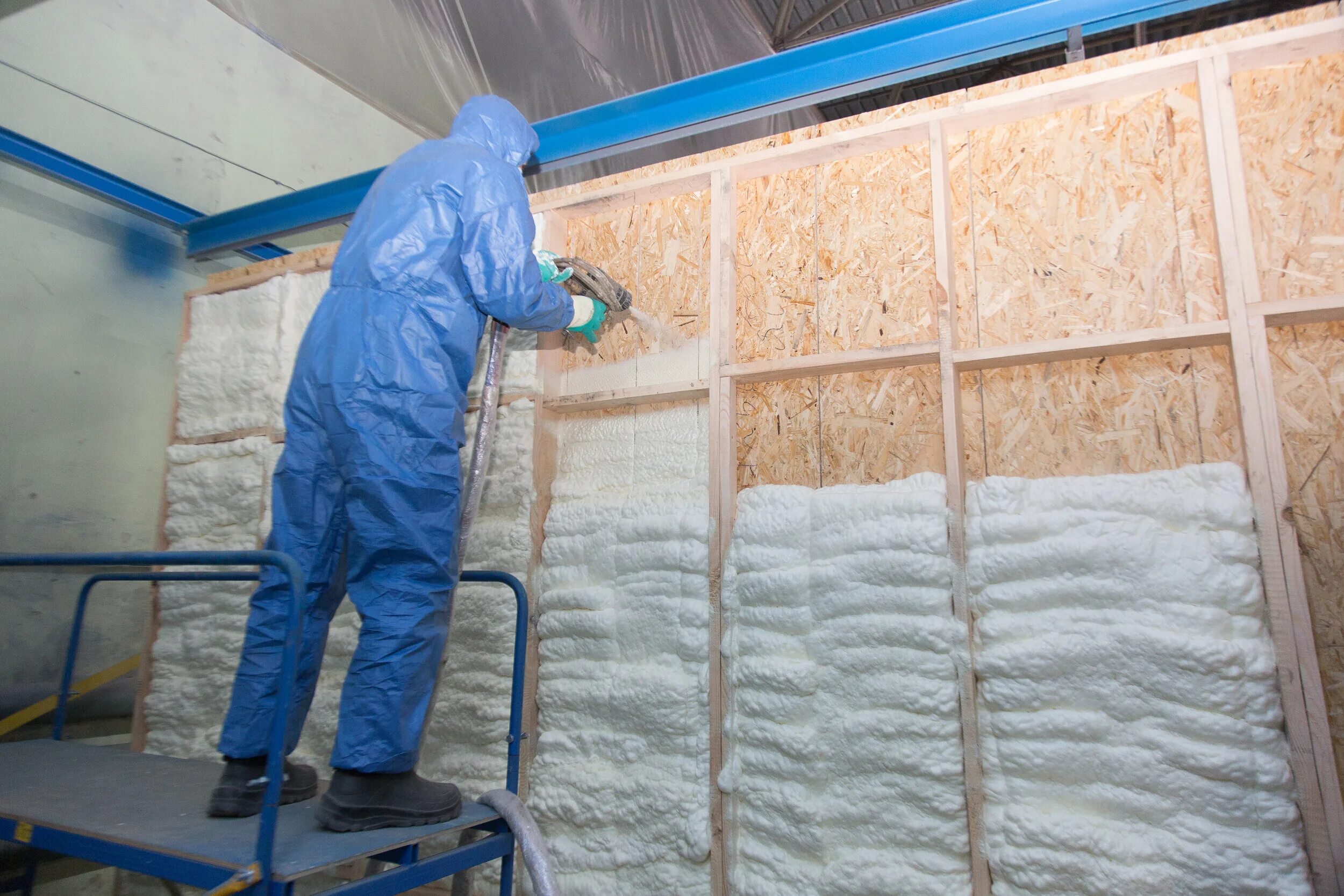 Spray Foam Insulation. Commercial Spray Foam Insulation. Spray Foam Insulation Metal. Напыляемый утеплитель.