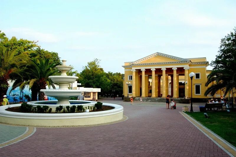 Парк фрунзе сочи фонтан. Парк фрунзе сочи фото. Сочи ротонда парк им фрунзе. Сквер фрунзе сочи. Набережная фрунзе сочи.