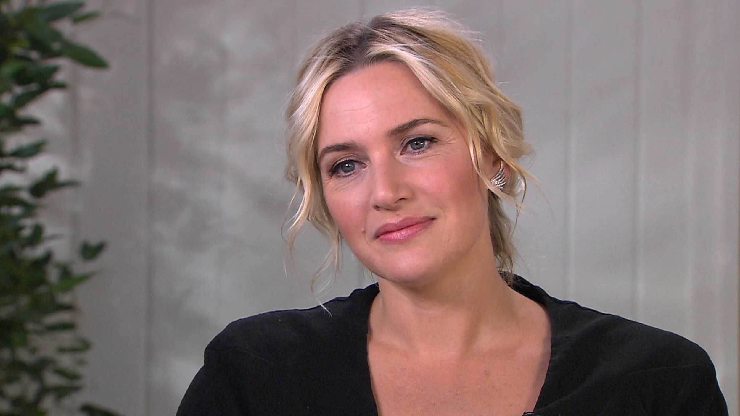 Видео кейт. Кейт Уинслет. Kate Winslet 2022. Кейт Уинслет Дивергент. Дивергент 2014 Кейт Уинслет.