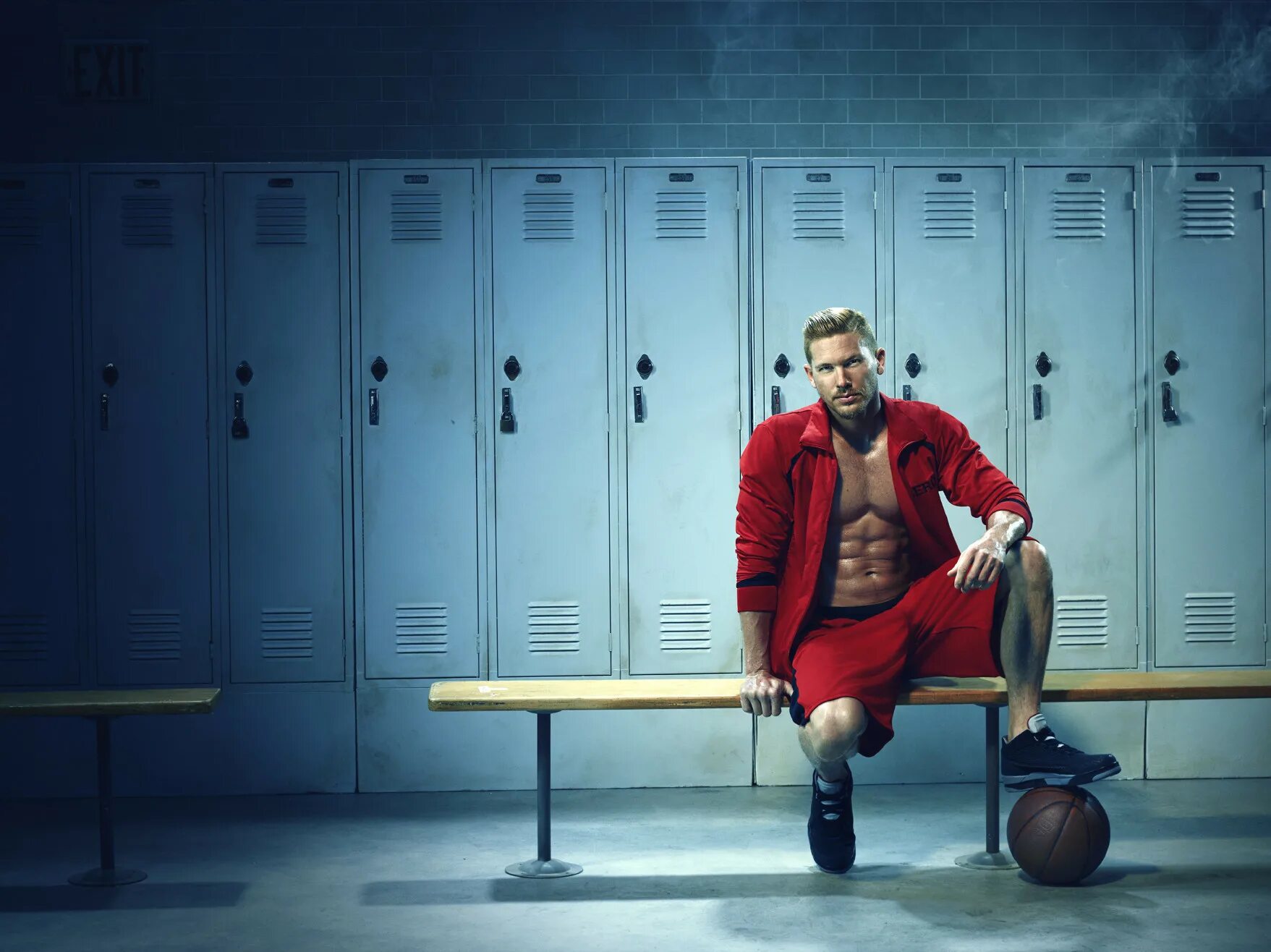 1 zhurek adam. Adam senn hit the floor. зажигай! (2013).