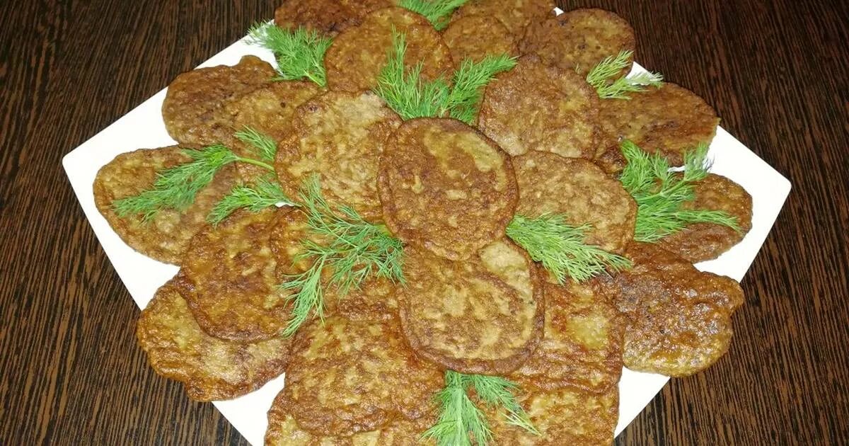 Котлеты рубленые из печени. Печеночные котлеты. печеночные оладьи. оладьи из печени. печеночные плоские котлеты.