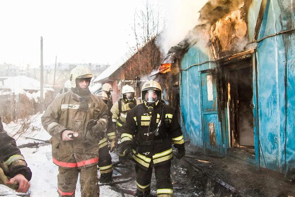 Пожар в омске. Пожары в омске за последнюю неделю. Уничтоженные пожарные машины. Пожар. Пожар в омске за последние сутки.