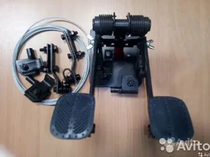 Сигнализатор дублирующих педалей учебного автомобиля