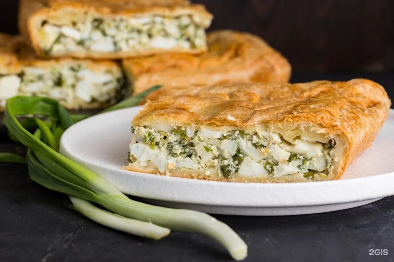 пирог с луком и яйцом. пирог с луком и яйцом из дрожжевого теста. пирог с луком и яйцом. пирог с зеленым луком и яйцом. пирог с луком и яйцом.