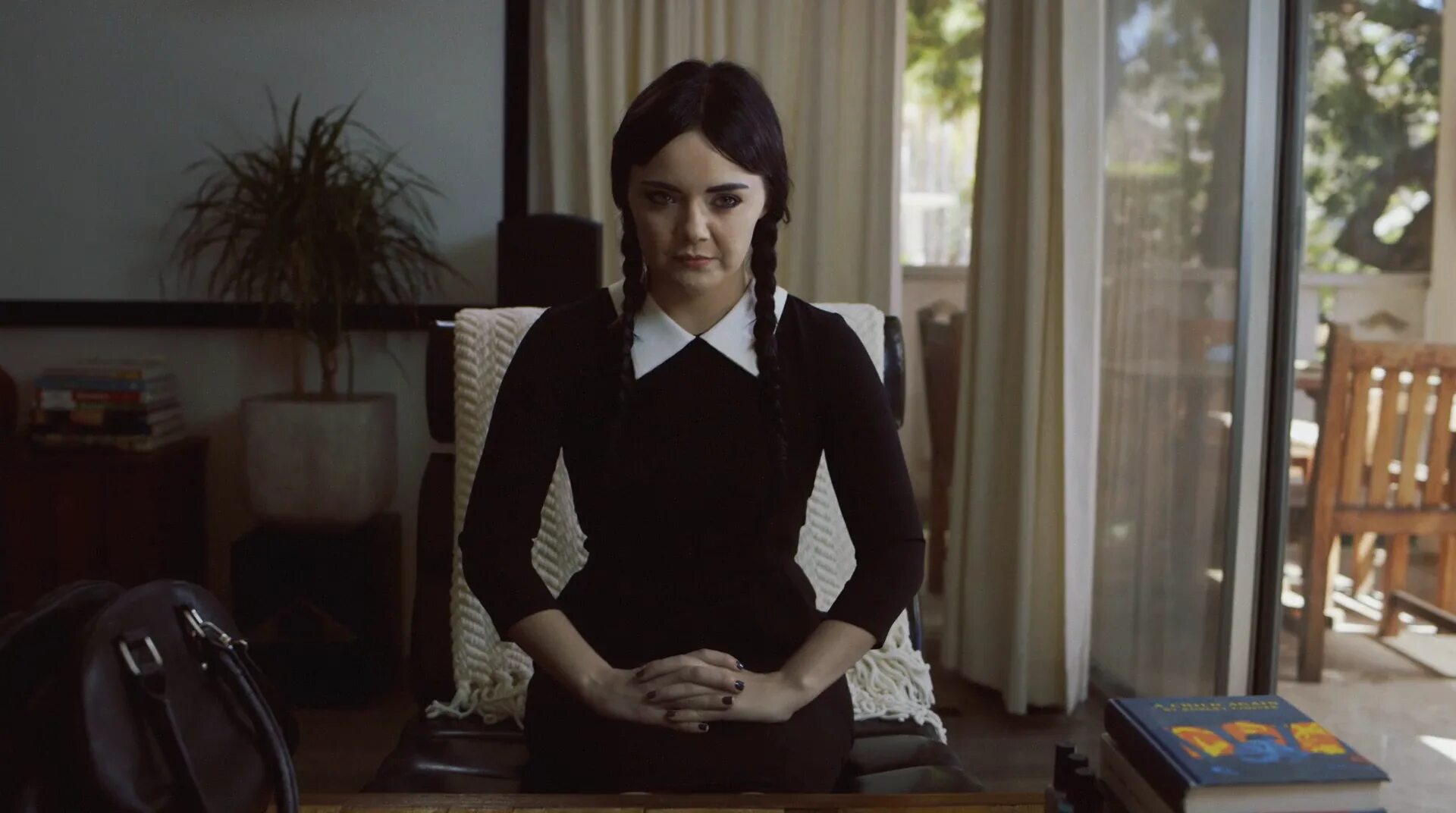 Уэнсдей сериал нетфликс. Addams wednesday сериал дженна ортега. Уэнздей аддамс 2022. Венсдей аддамс 1. Вэнсдей 2022.