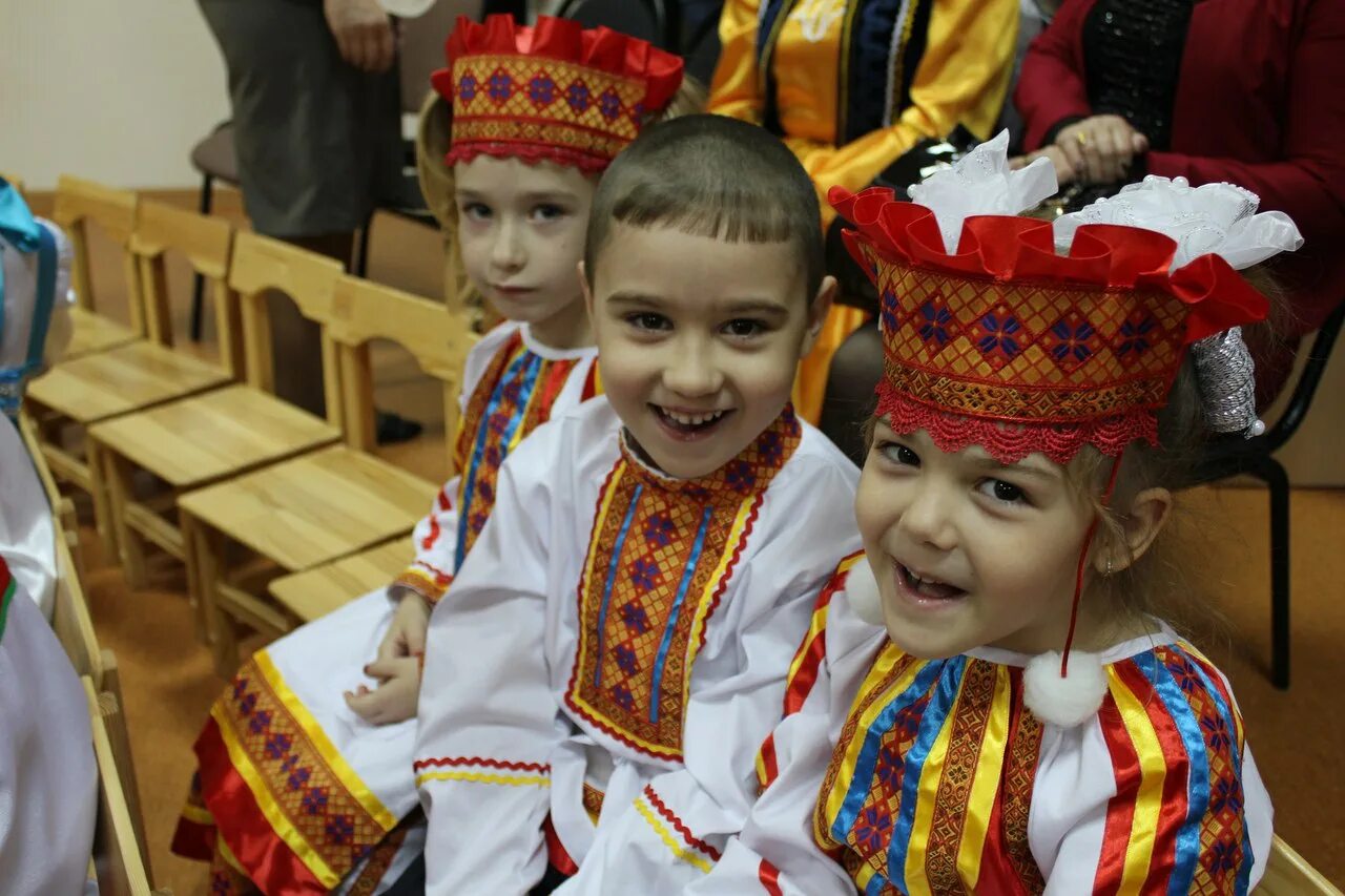 Дети в национальных костюмах. Культура разных народов. Национальная культура народов. Национально культурные традиции. Что едят разные народы