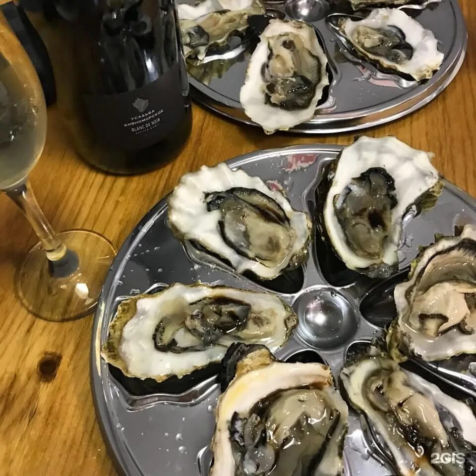 Мидии и устрицы анапа. Yummy oysters, анапа. устрицы в анапе. устрицы джемете. анапа устричный бар.