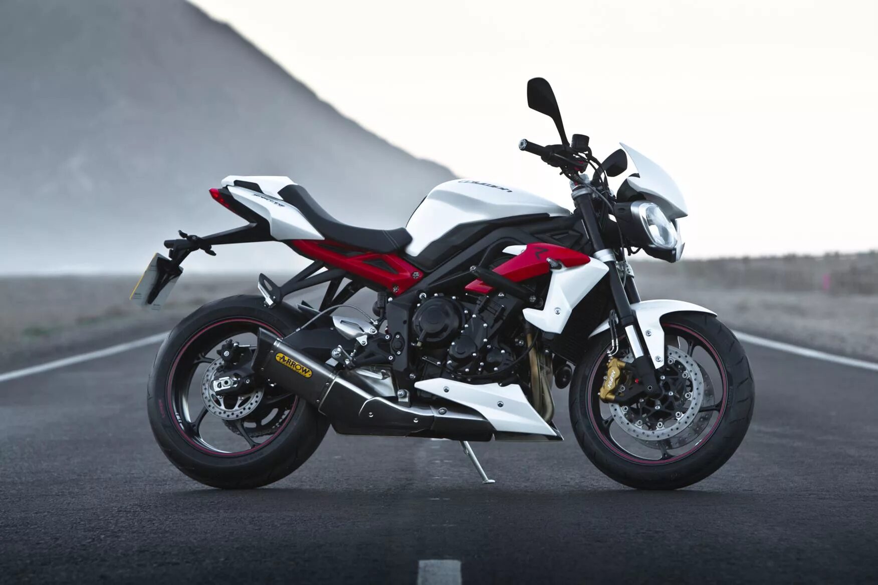 Триумф стрит трипл. Triumph street triple 675 r. triumph street triple r 2013. мотоцикл триумф стрит трипл. триумф стрит трипл 675 2013.