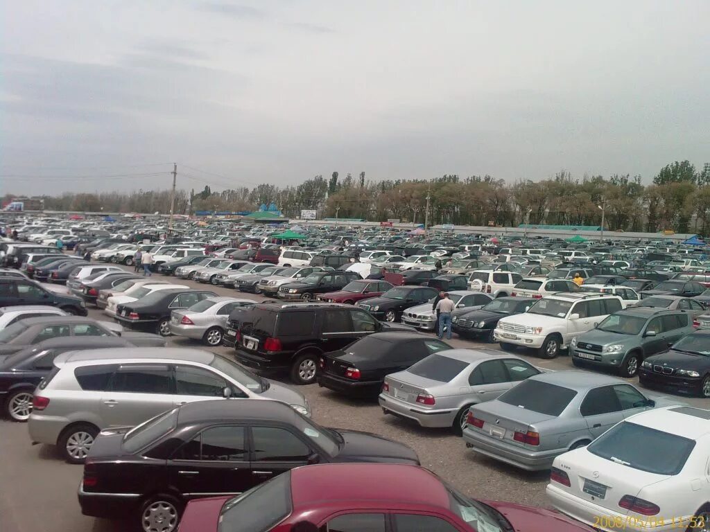 авторынок грузия рустави 2022г. автомобильный рынок. чечня автомобильный рынок. люберецкий авторынок 90. где находится автобазар.