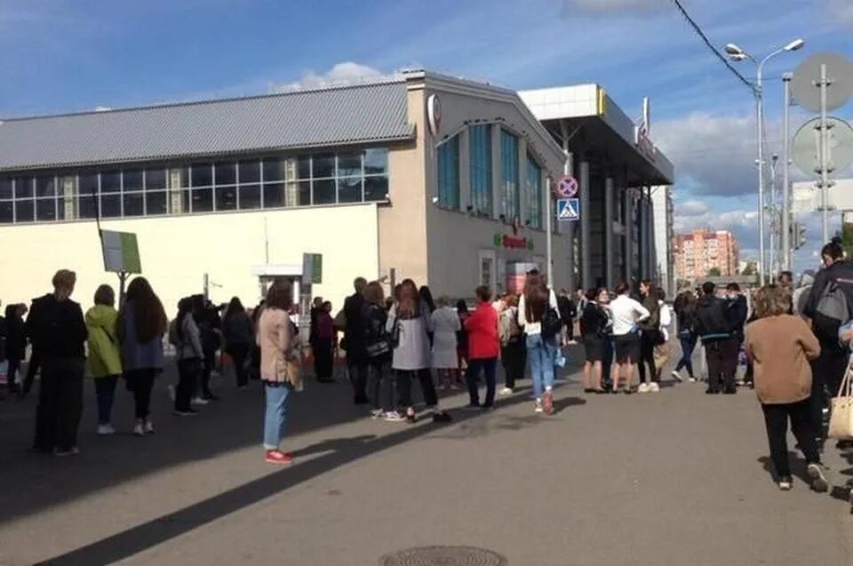 Эвакуация в уфе сегодня. Тк центральный уфа. эвакуация центрального рынка уфа. центральный рынок уфа. уфа тк центральный 2025.