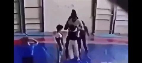 Тренер избил тренера