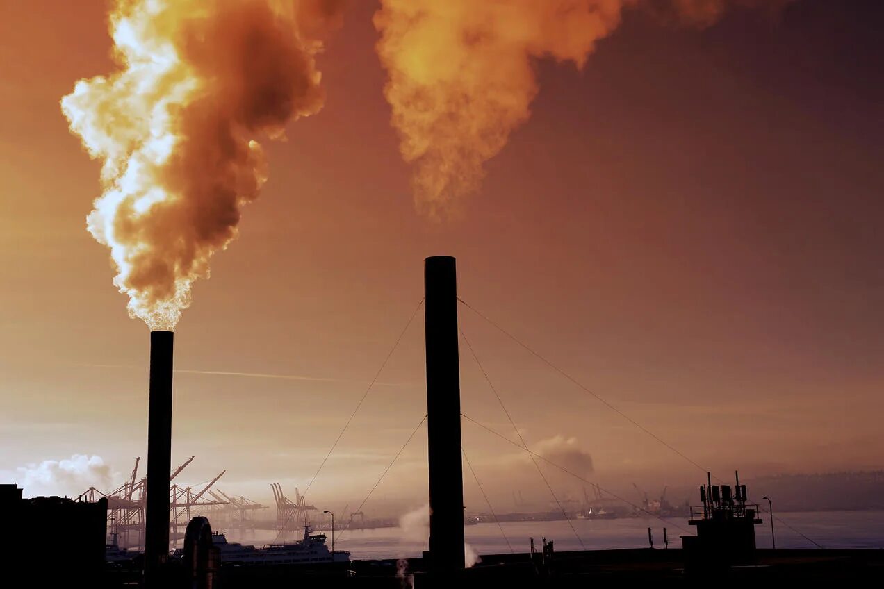 A lot of pollution. Загрязнение воздуха. Атмосферное загрязнение. Загрязнение атмосферы картинки. Выбросы в атмосферу загрязняющих веществ от предприятий.