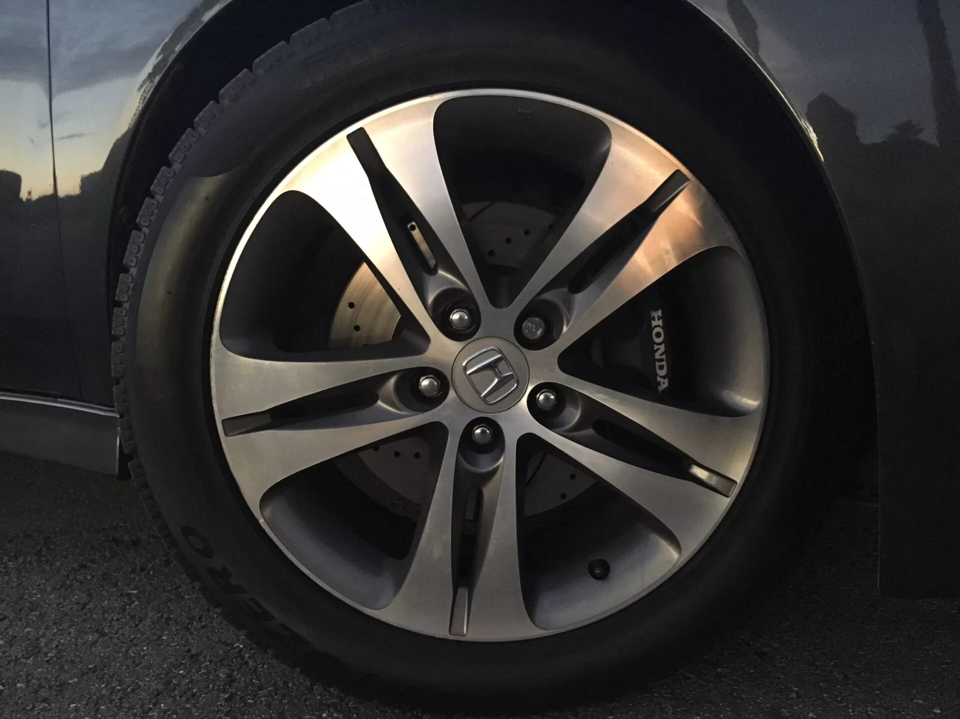 Резина на honda. Honda accord r18. honda accord 8 225/55/r18. колеса аккорд 8 225 50 18. шины 225 55 r18 аккорд 8.