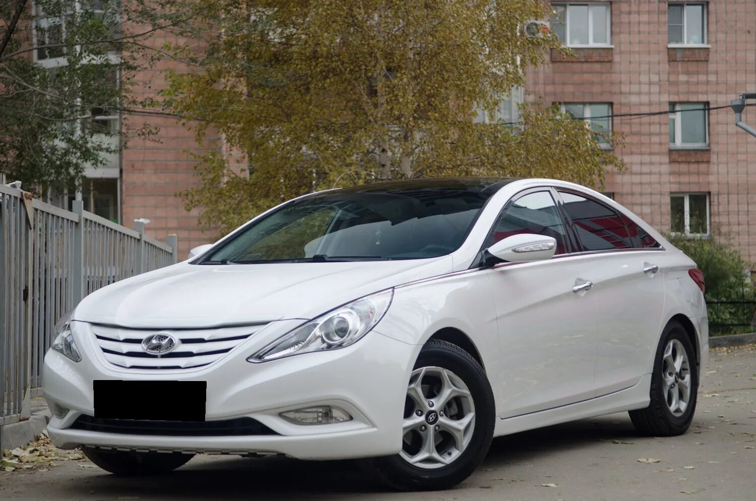 Хондаи саната. Hyundai Sonata 2010. Hyundai Santa 2010. Hyundai Sonata 2010 белая. Hyundai Sonata 2010 года белая.